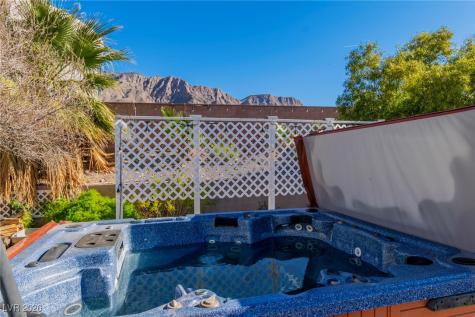 6681 Blue Sapphire Avenue Las Vegas NV 89110