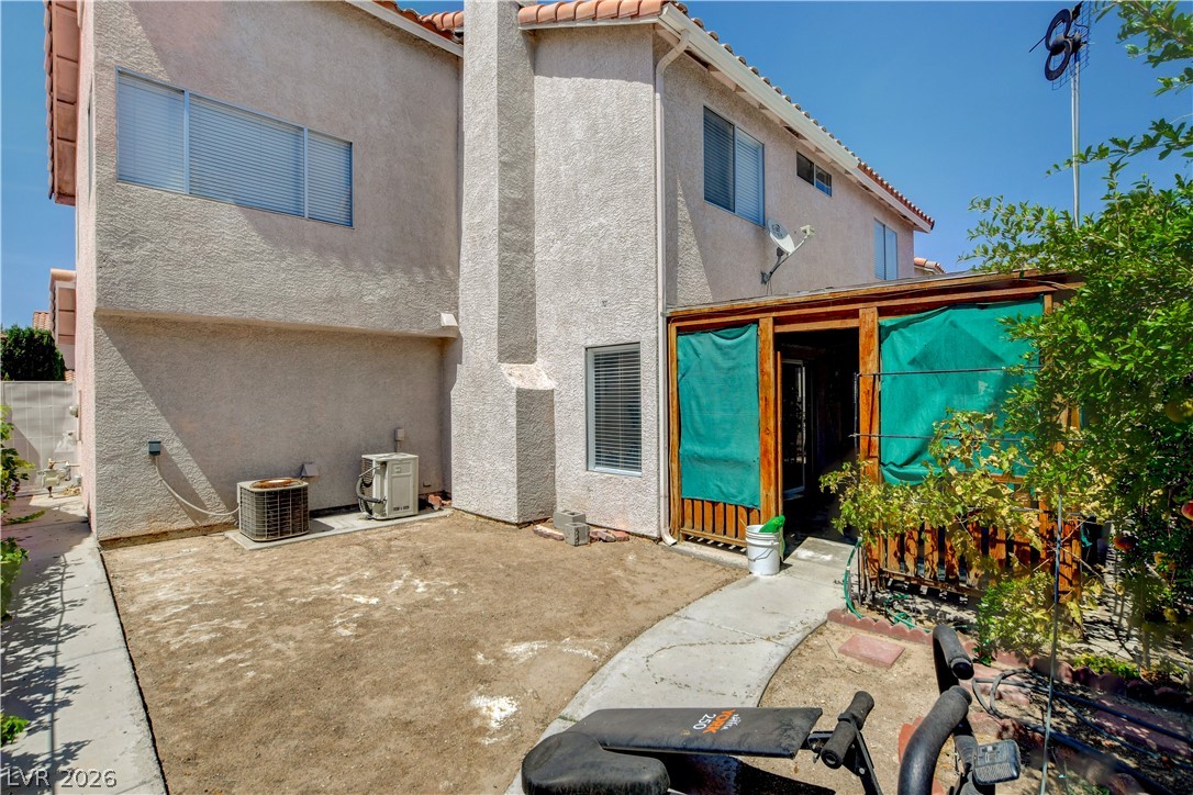 1427 Desert Ridge Avenue North Las Vegas NV 89031