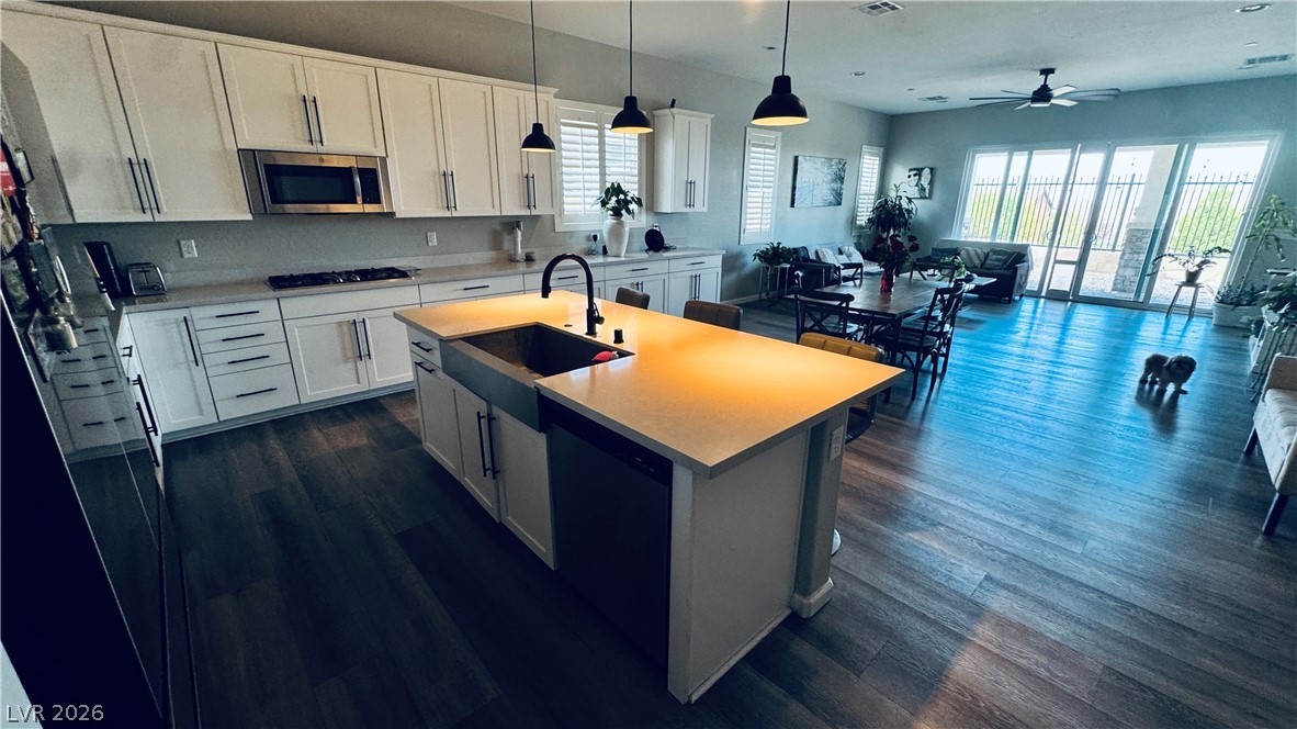 7406 Hadnot Street Las Vegas NV 89166