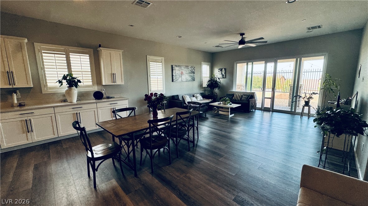 7406 Hadnot Street Las Vegas NV 89166