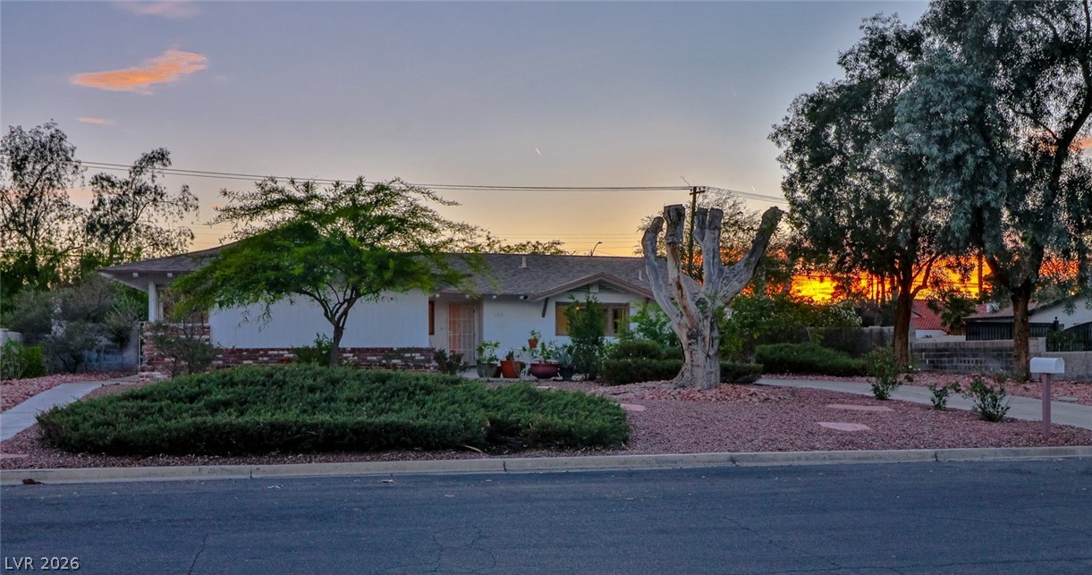 1517 Bryn Mawr Avenue Las Vegas NV 89102