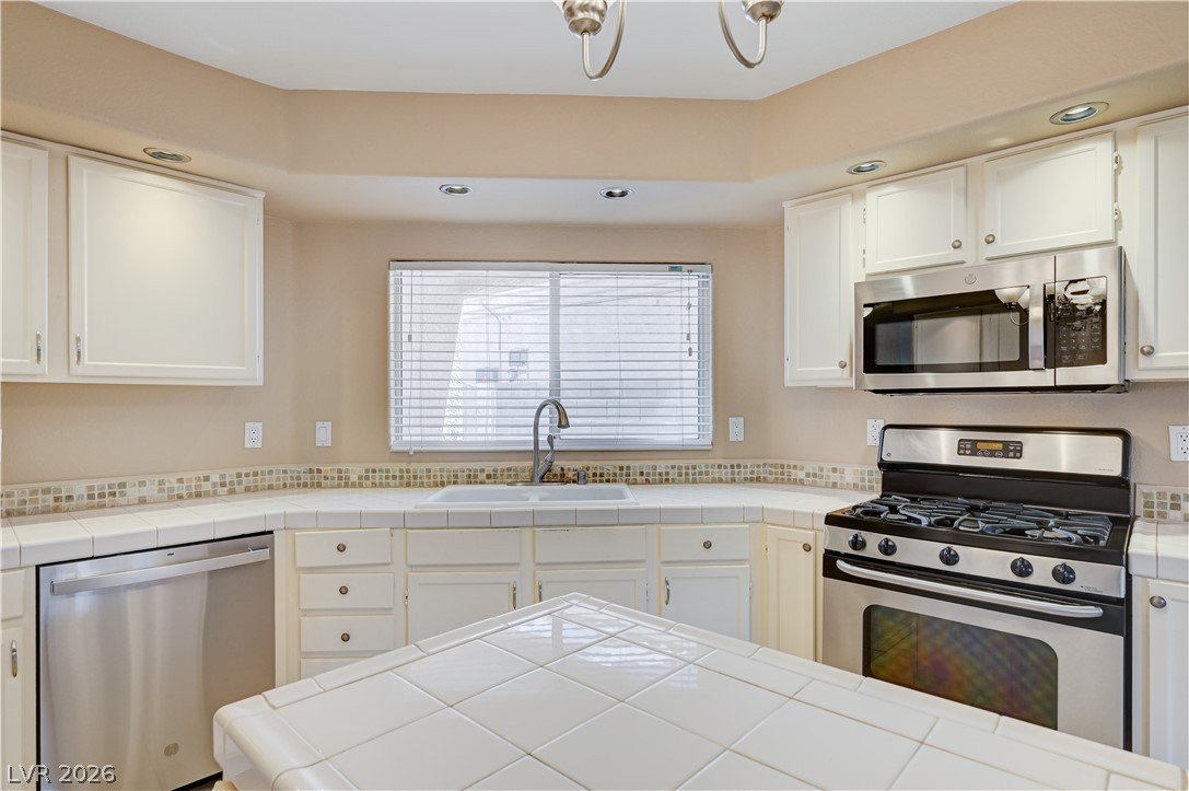 8208 Renfrew Drive Las Vegas NV 89145