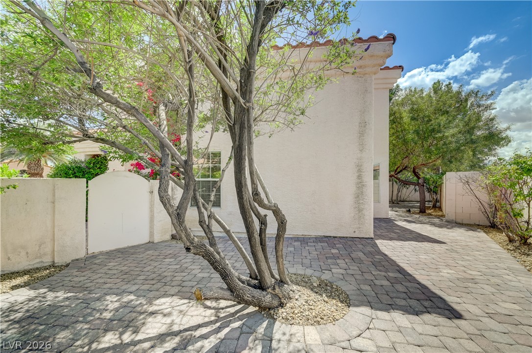 8208 Renfrew Drive Las Vegas NV 89145