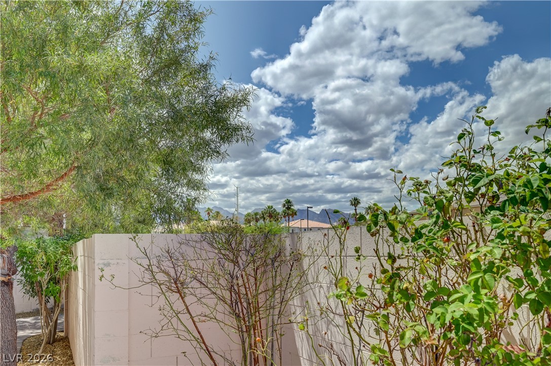 8208 Renfrew Drive Las Vegas NV 89145
