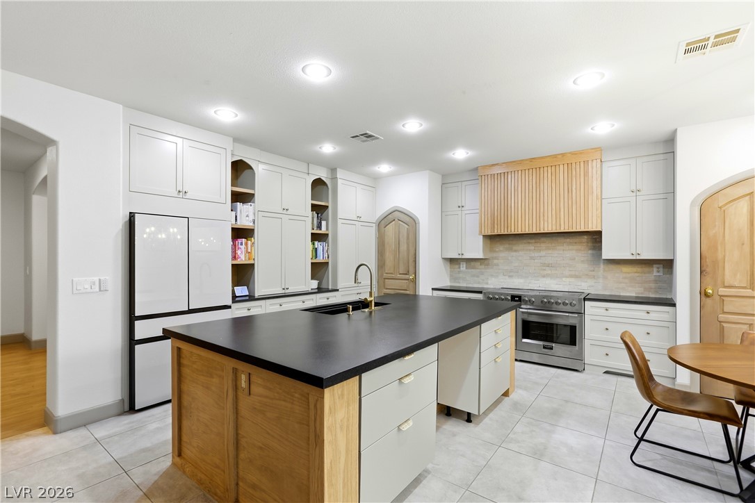 9404 Forest Edge Avenue Las Vegas NV 89149