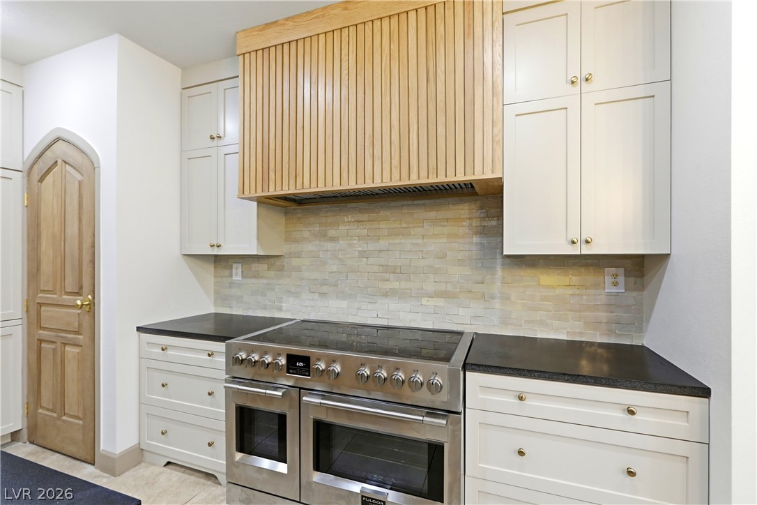 9404 Forest Edge Avenue Las Vegas NV 89149