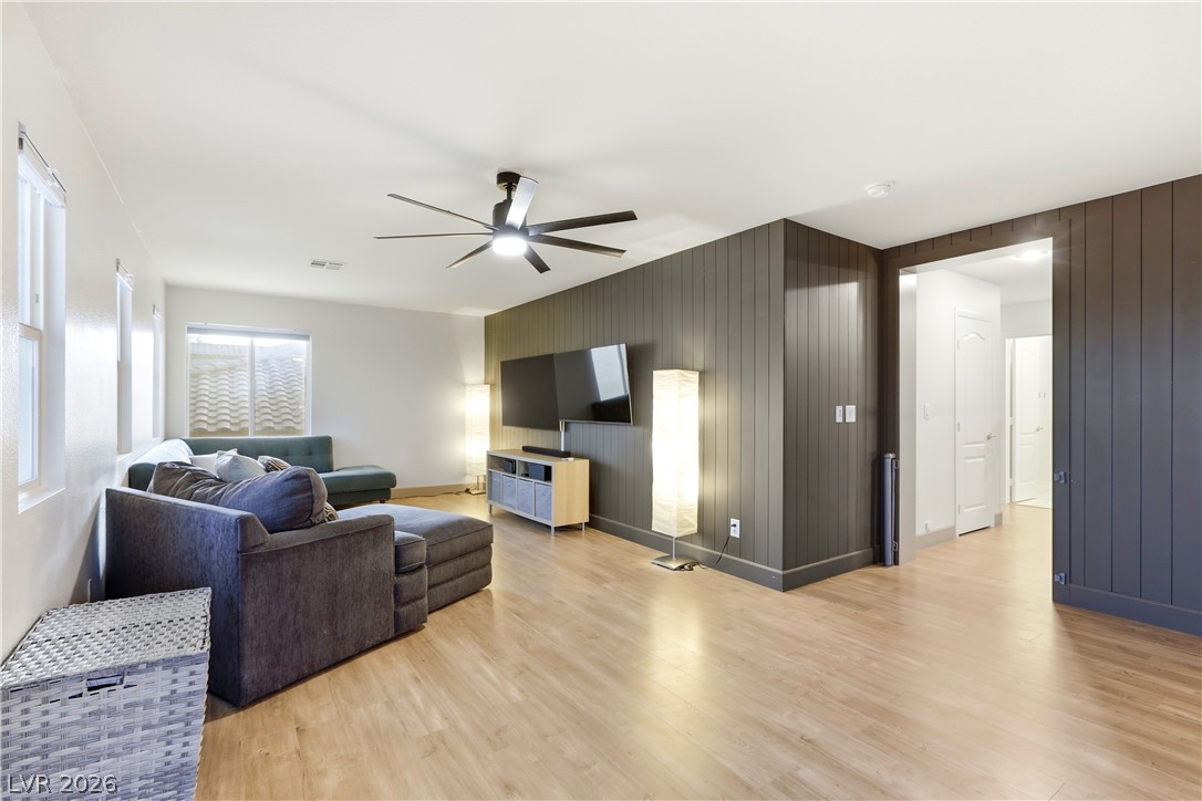 9404 Forest Edge Avenue Las Vegas NV 89149
