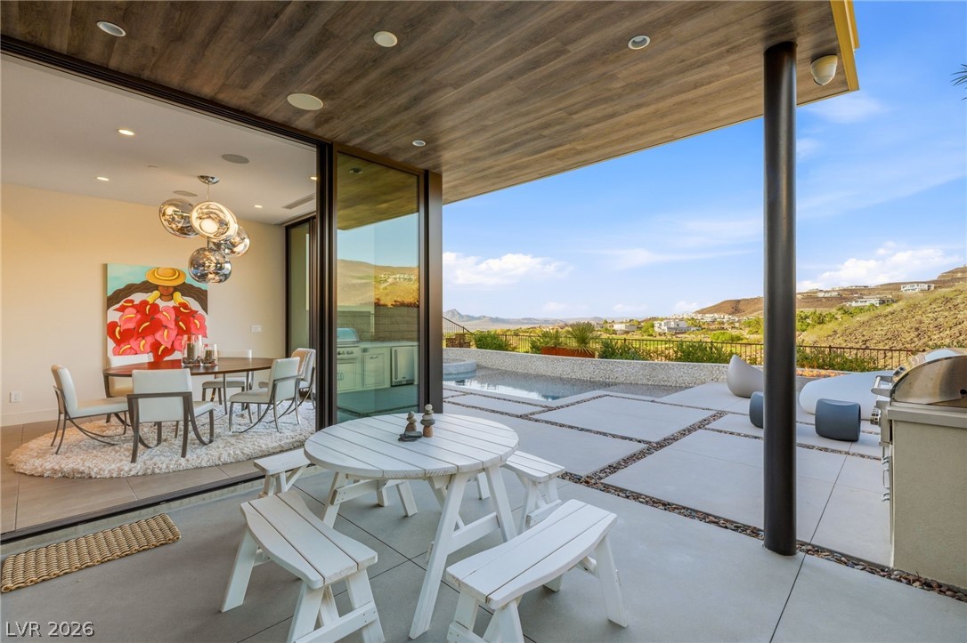 676 Scenic Cliff Drive Henderson NV 89012