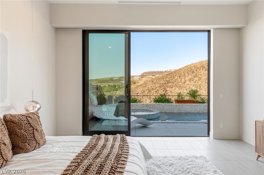 676 Scenic Cliff Drive Henderson NV 89012