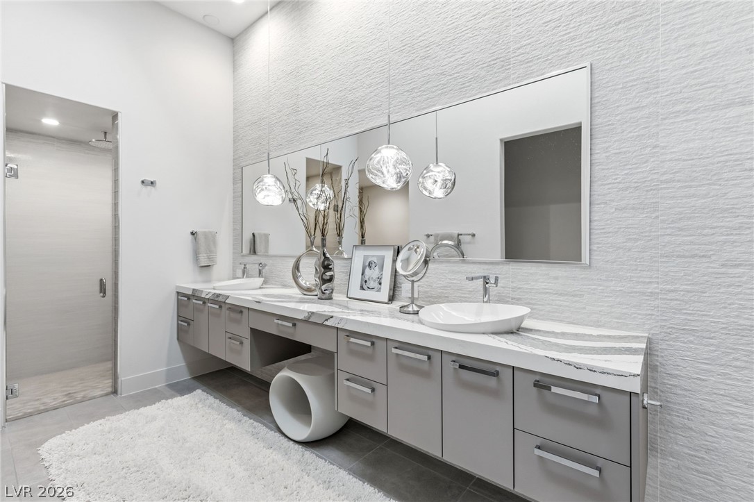 676 Scenic Cliff Drive Henderson NV 89012