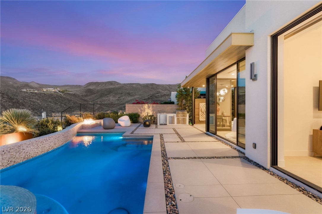 676 Scenic Cliff Drive Henderson NV 89012