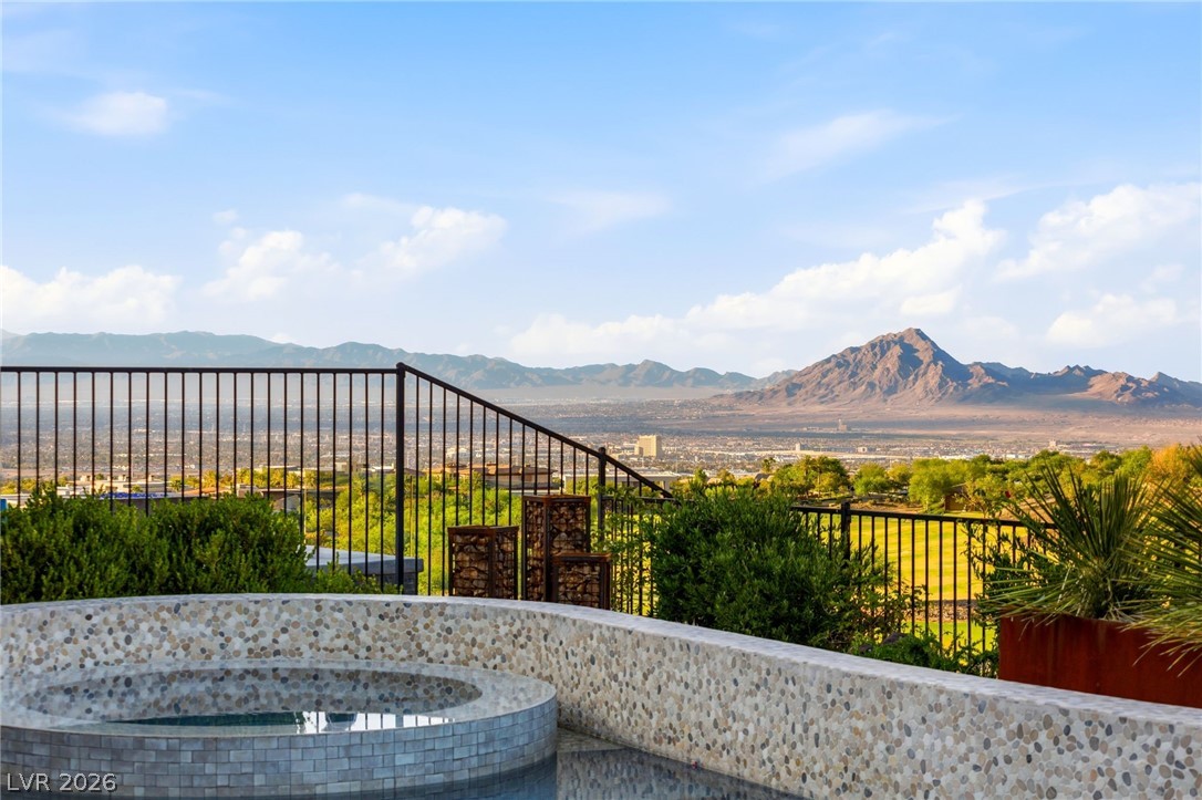 676 Scenic Cliff Drive Henderson NV 89012