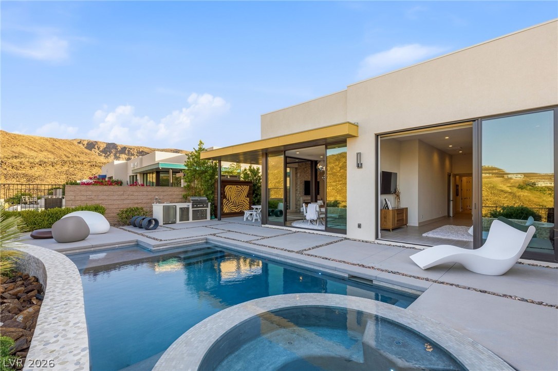 676 Scenic Cliff Drive Henderson NV 89012