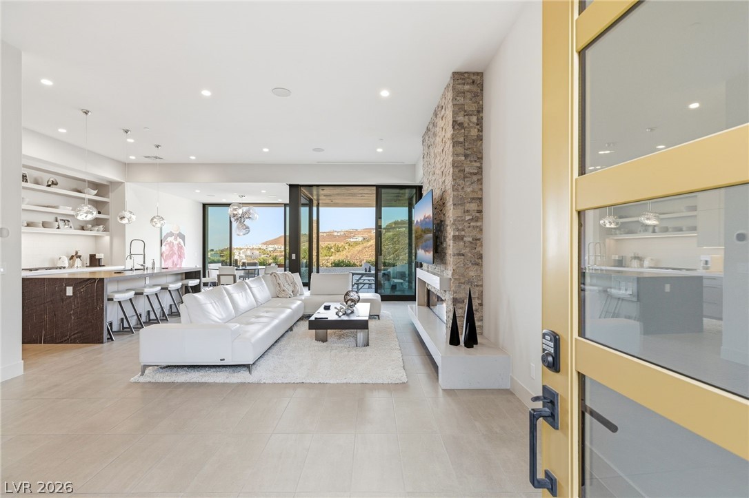 676 Scenic Cliff Drive Henderson NV 89012