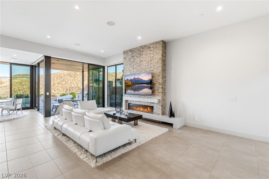 676 Scenic Cliff Drive Henderson NV 89012