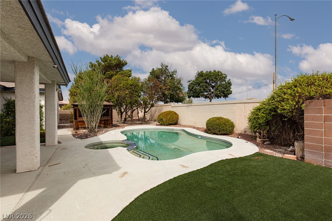7512 Alamo Summit Drive Las Vegas NV 89129