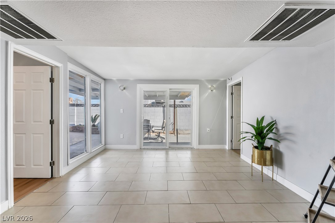 5242 Jane Way Las Vegas NV 89119