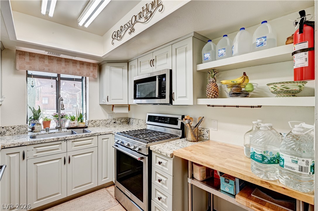 5889 Laredo Street Las Vegas NV 89146