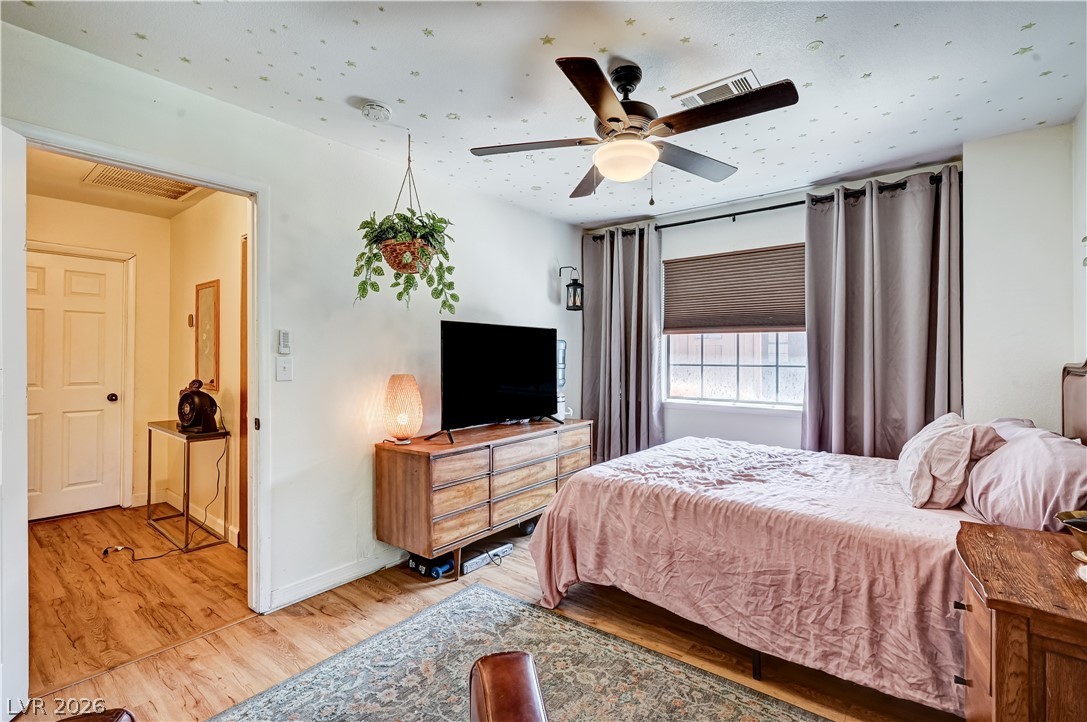 5889 Laredo Street Las Vegas NV 89146