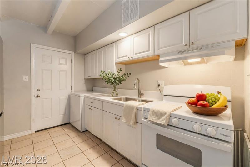 2104 White Street North Las Vegas NV 89030