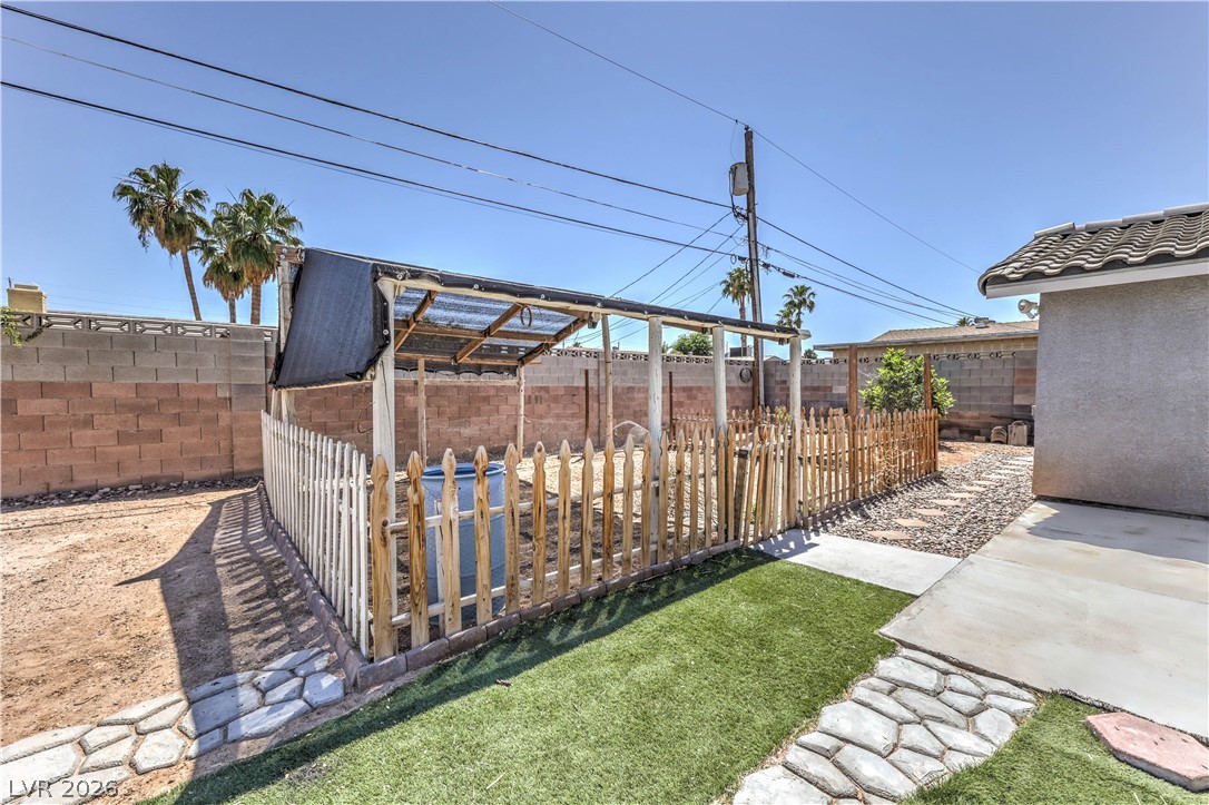 4465 East Cleveland Avenue Las Vegas NV 89104