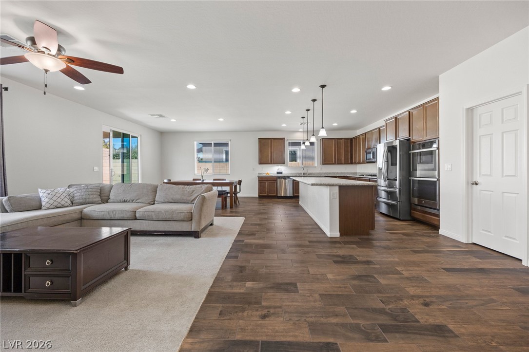 6721 Sycamore Pines Street Las Vegas NV 89149