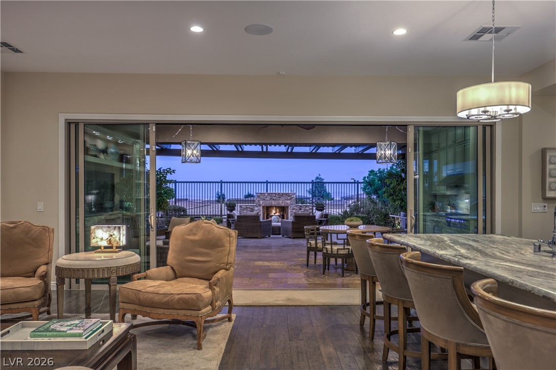 6842 Regency Crest Drive Las Vegas NV 89148