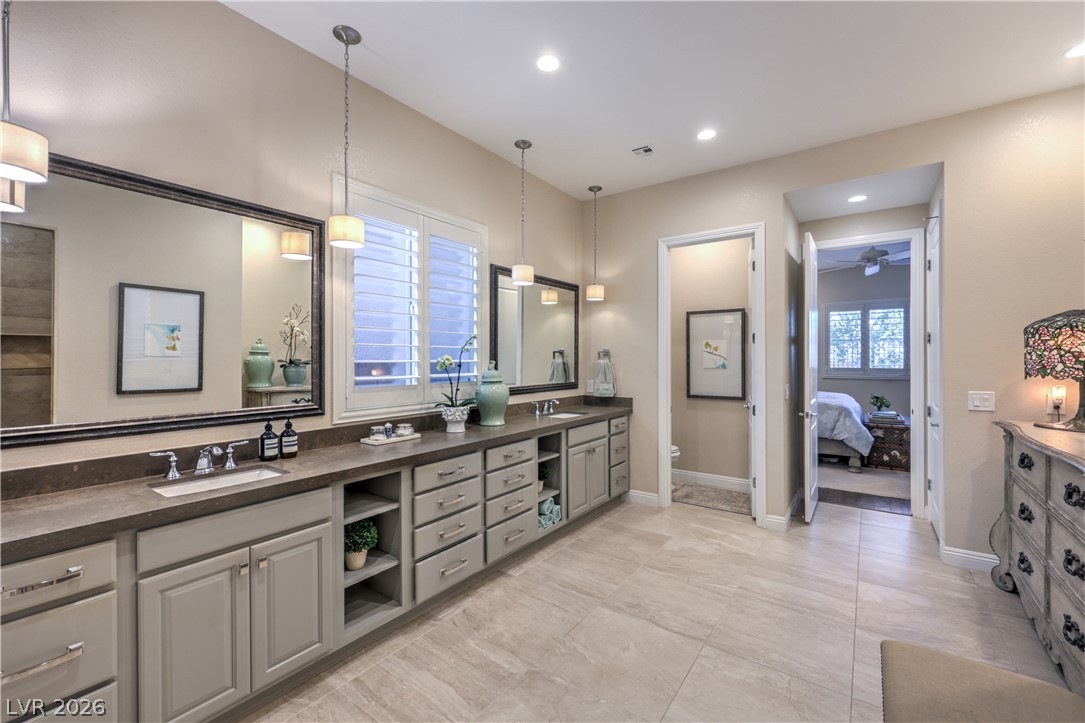6842 Regency Crest Drive Las Vegas NV 89148