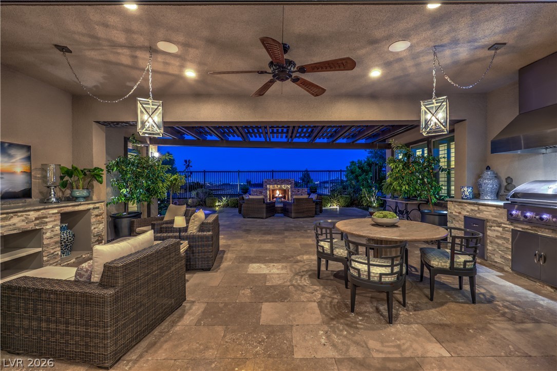 6842 Regency Crest Drive Las Vegas NV 89148