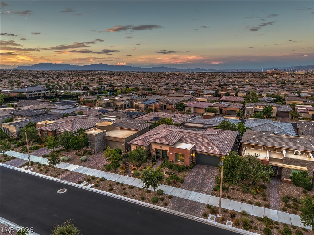 6842 Regency Crest Drive Las Vegas NV 89148