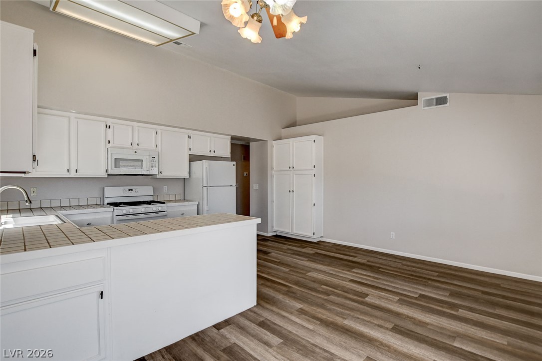6209 Warm River Road Las Vegas NV 89108