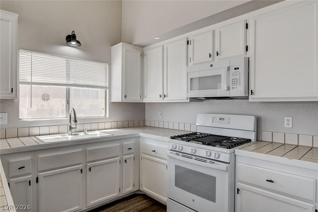 6209 Warm River Road Las Vegas NV 89108