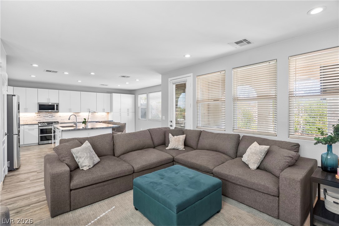 564 Ivy Spring Street Las Vegas NV 89138