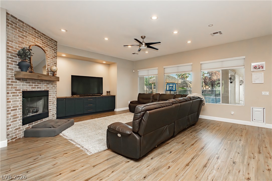 5905 Castleberry Peak Avenue Las Vegas NV 89131