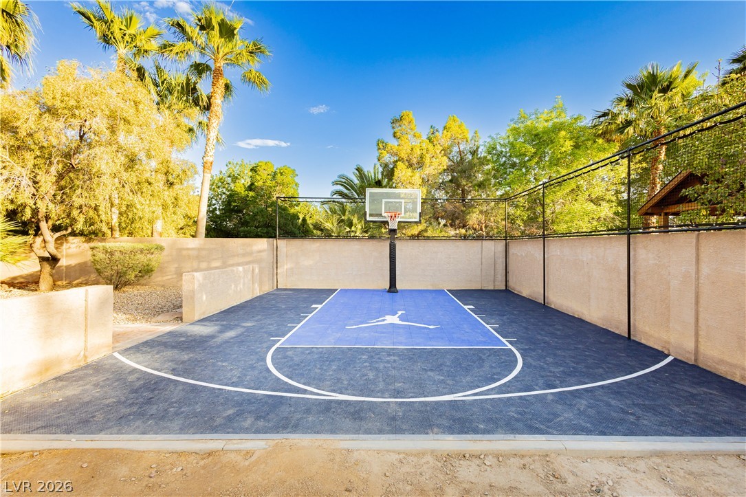5905 Castleberry Peak Avenue Las Vegas NV 89131