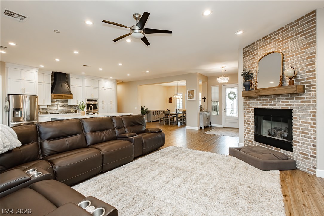 5905 Castleberry Peak Avenue Las Vegas NV 89131
