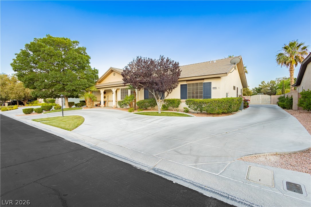 5905 Castleberry Peak Avenue Las Vegas NV 89131