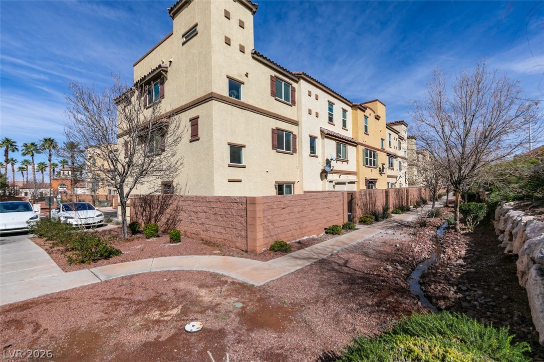 1525 Spiced Wine Avenue 17105 Henderson NV 89074