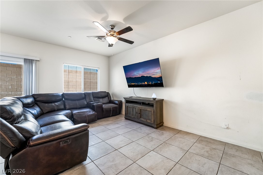1087 Gentle Swan Street Henderson NV 89011