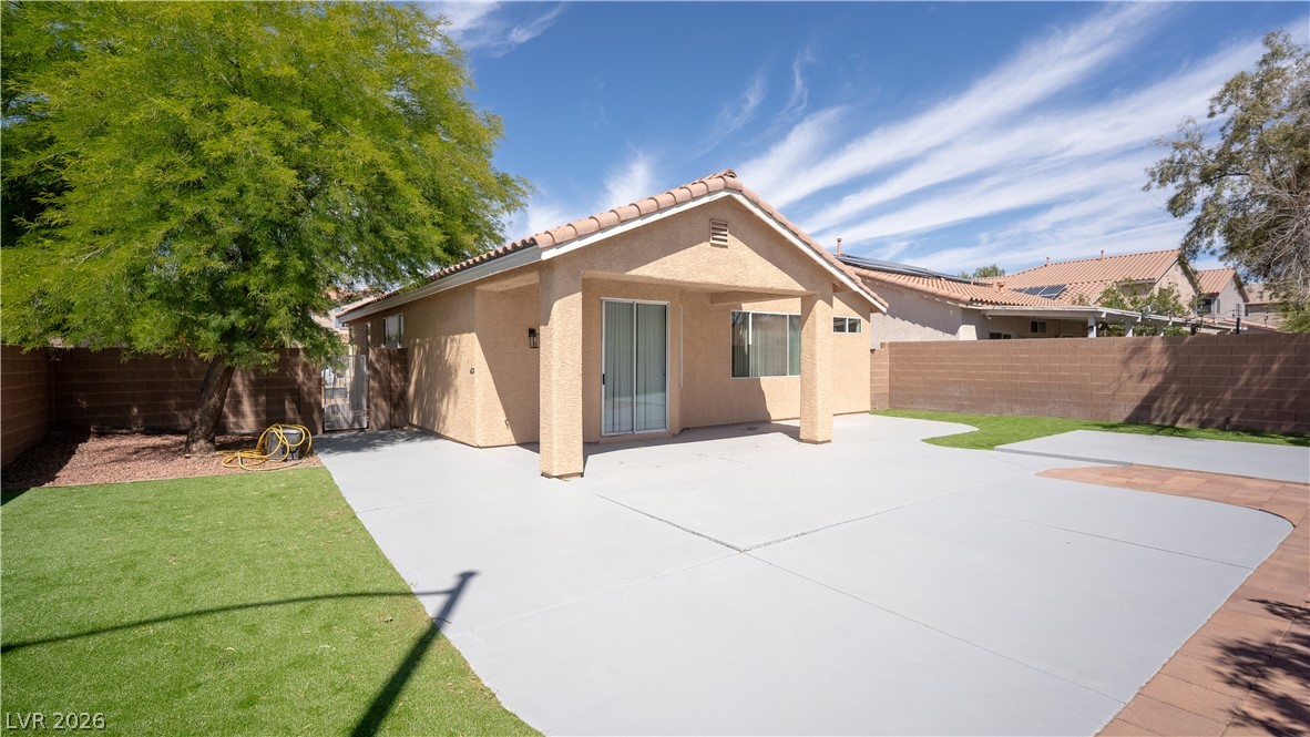 5946 Lingering Breeze Street Las Vegas NV 89148