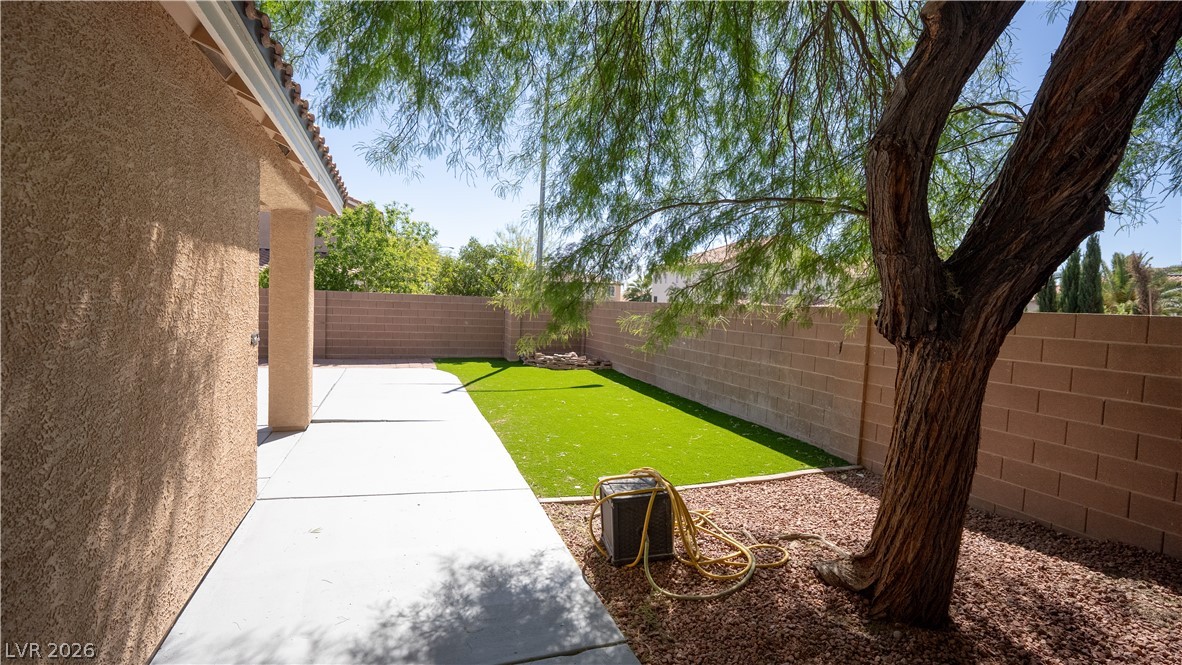 5946 Lingering Breeze Street Las Vegas NV 89148