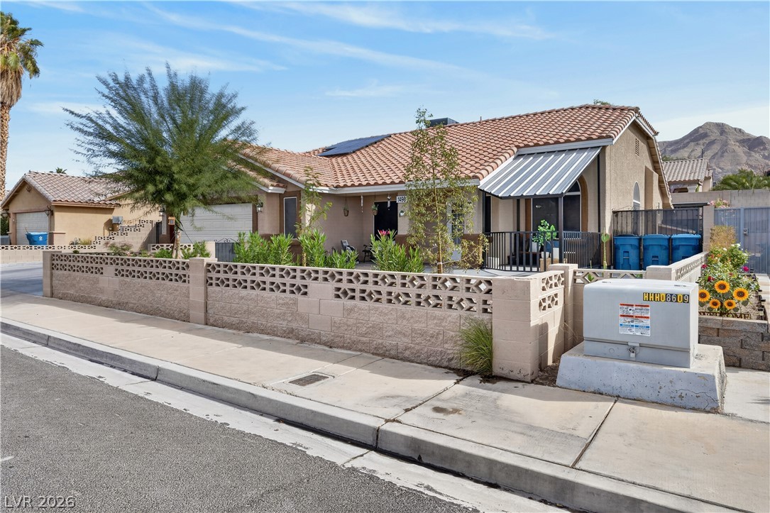 1498 Mount Hood Street Las Vegas NV 89110