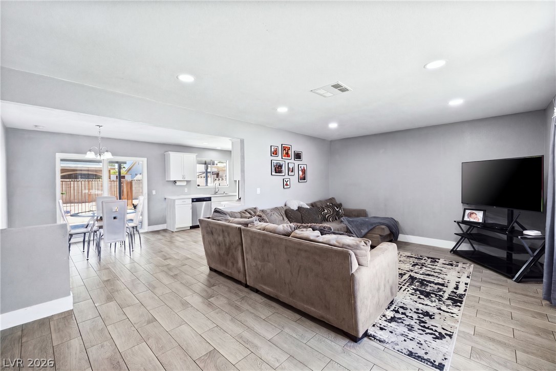 6213 Anaconda Street Las Vegas NV 89108