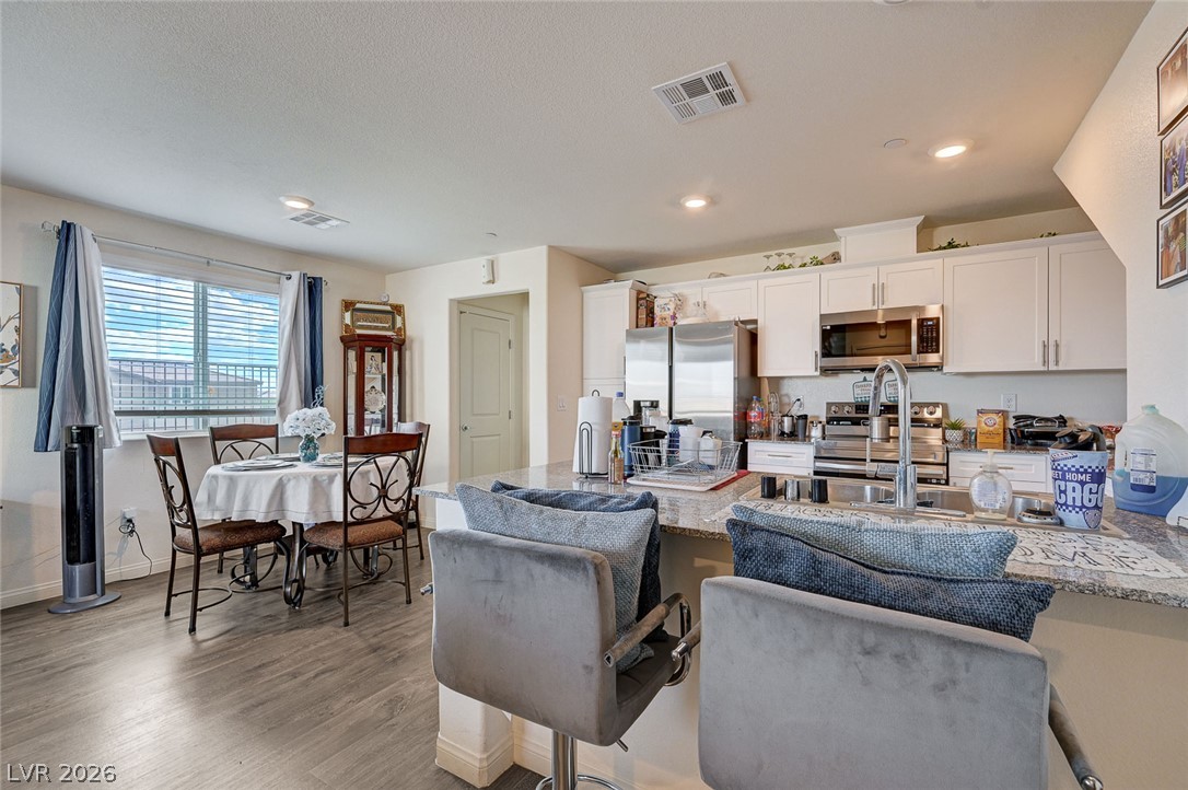 6804 Satin Silver Court North Las Vegas NV 89086