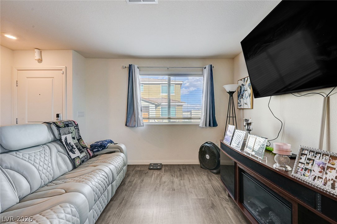 6804 Satin Silver Court North Las Vegas NV 89086
