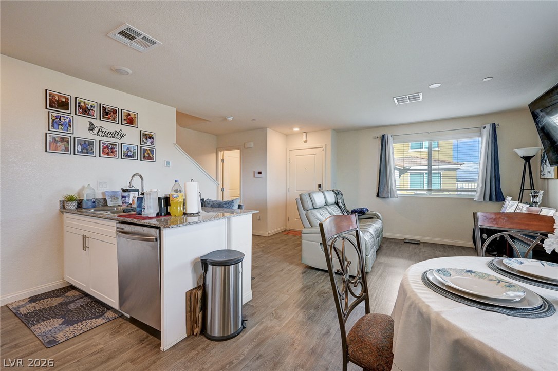 6804 Satin Silver Court North Las Vegas NV 89086