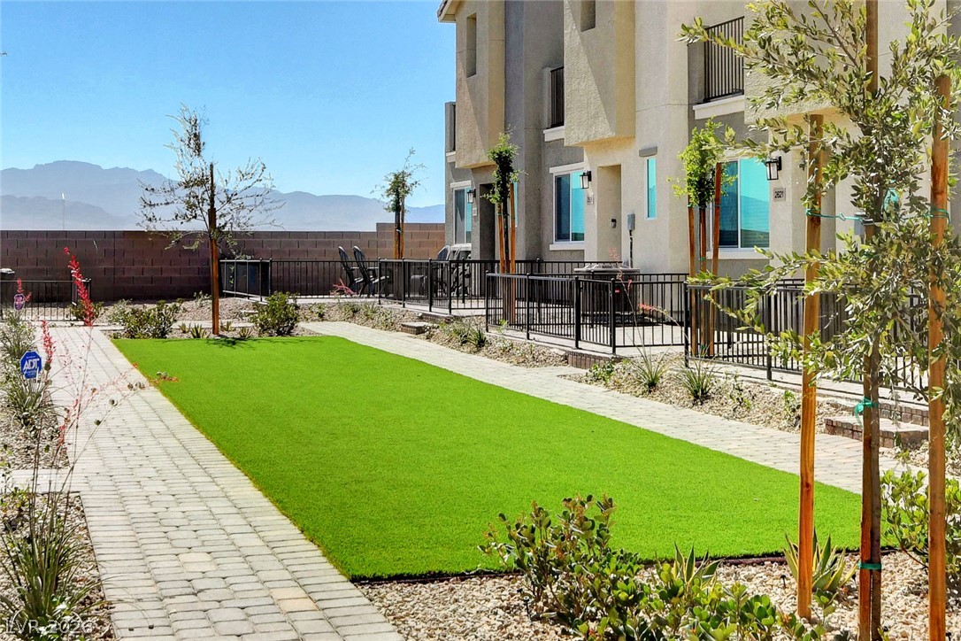 6804 Satin Silver Court North Las Vegas NV 89086