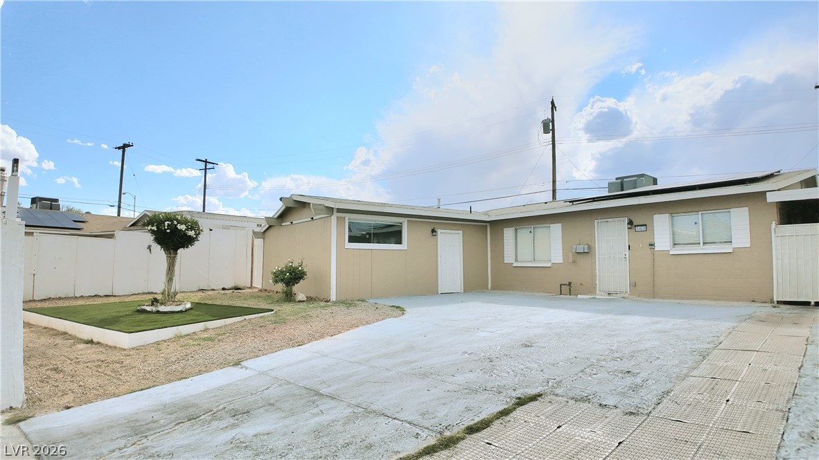 5463 Sir Monahan Street Las Vegas NV 89119