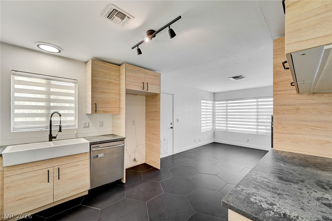 7128 Montcliff Avenue Las Vegas NV 89147
