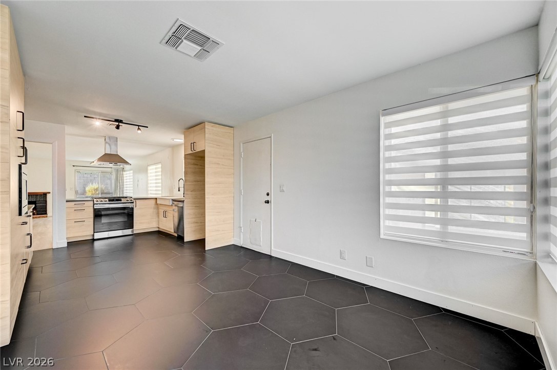 7128 Montcliff Avenue Las Vegas NV 89147